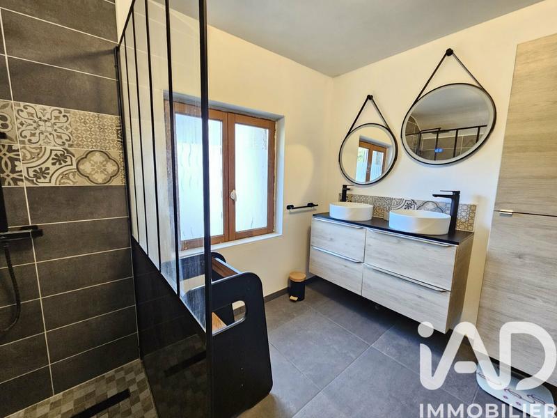 Maison - 121 m² - 6 pièces