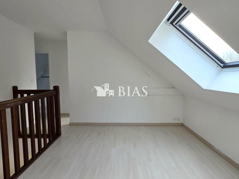 Maison traditionnelle - 131 m² - 6 pièces