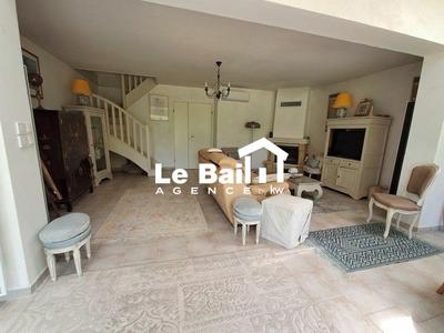 Maison - 128 m² - 7 pièces