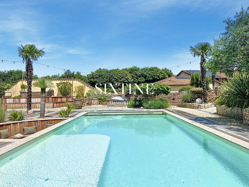 Maison - 300 m² - 7 pièces