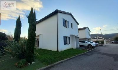 Maison - 86 m² - 4 pièces
