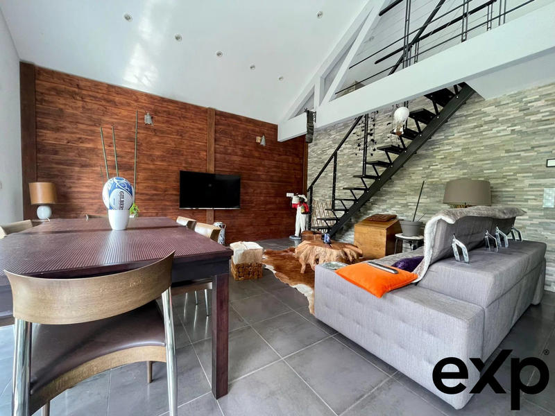 Maison - 157 m² - 6 pièces