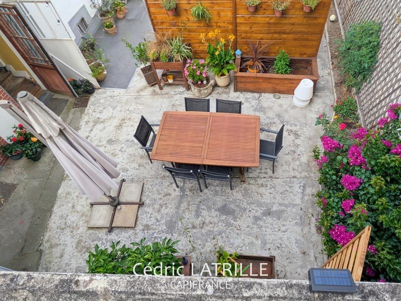 Maison - 248 m² - 12 pièces