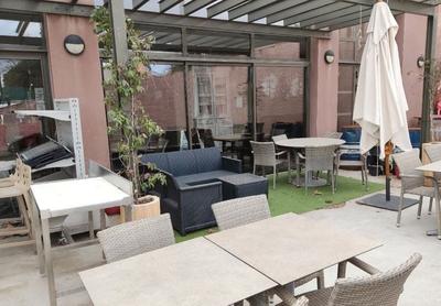 Local commercial - 200 m² - 6 pièces