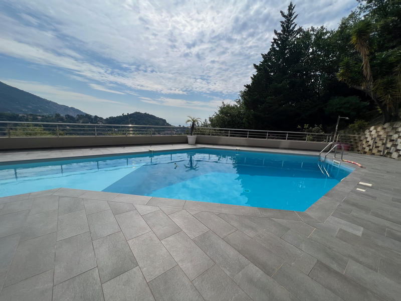 Villa - 335 m² - 7 pièces