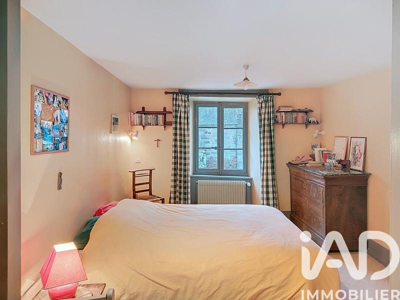 Maison - 335 m² - 13 pièces