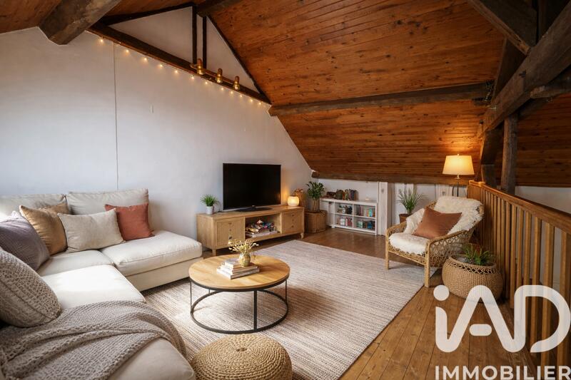 Maison - 256 m² - 8 pièces