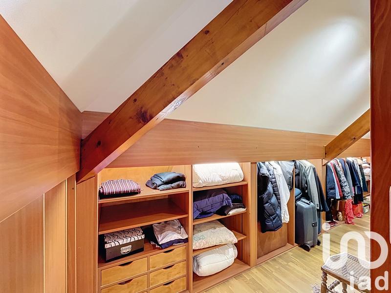 Maison - 230 m² - 7 pièces