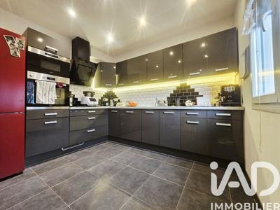 Maison - 166 m² - 6 pièces