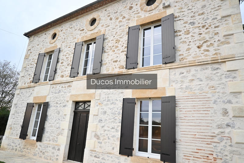 Maison - 270 m² - 9 pièces