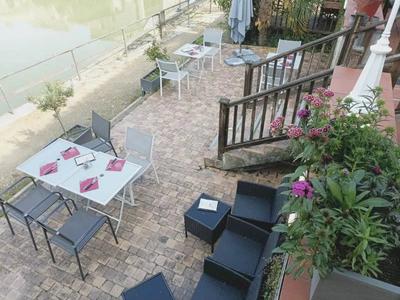 Fonds de commerce - 738 m²