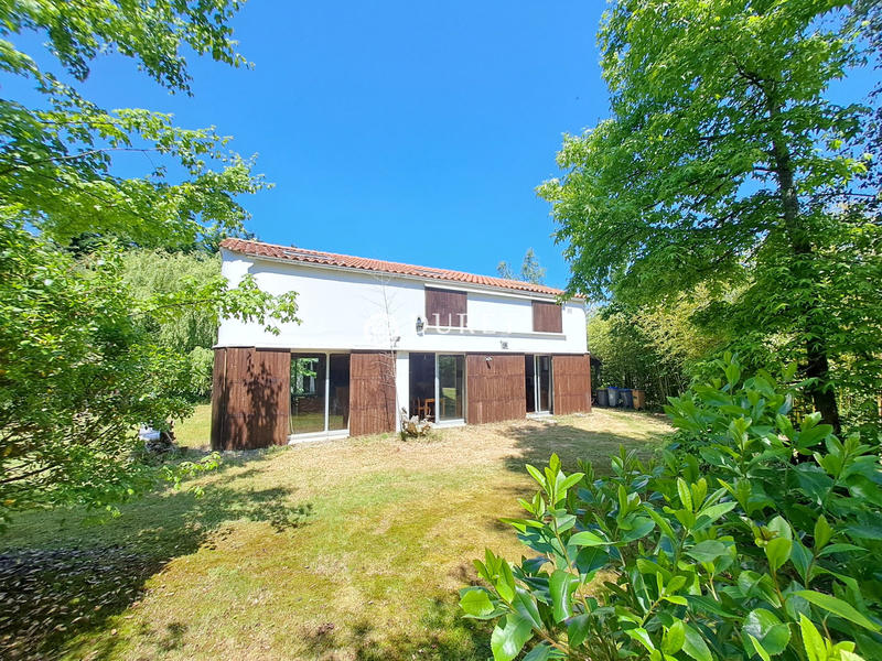 Maison contemporaine - 205 m² - 6 pièces