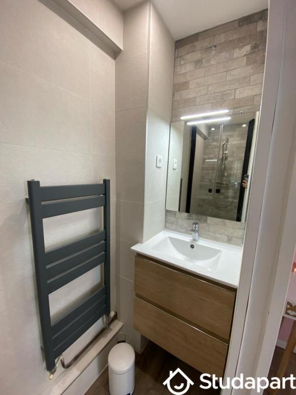 Chambre - 13 m² - 1 pièce