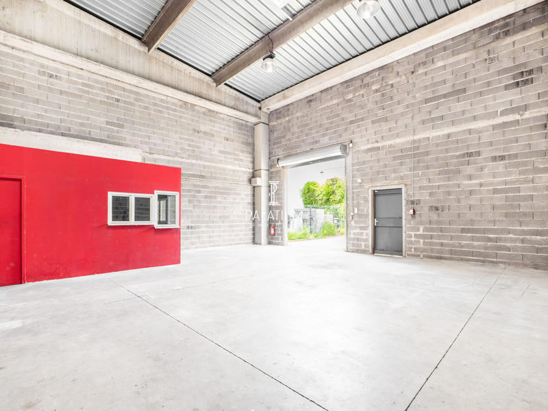 Local commercial - 112 m² - 2 pièces