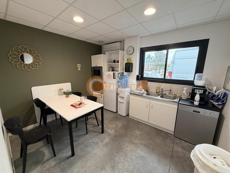 Local d'activité / Entrepôt - 750 m²