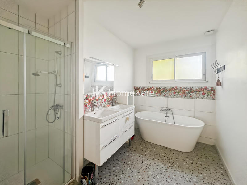 Maison - 145 m² - 6 pièces