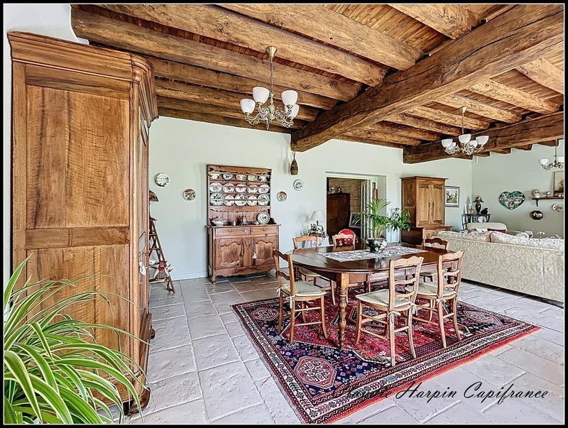 Maison - 288 m² - 8 pièces