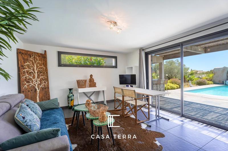 Villa - 250 m² - 9 pièces