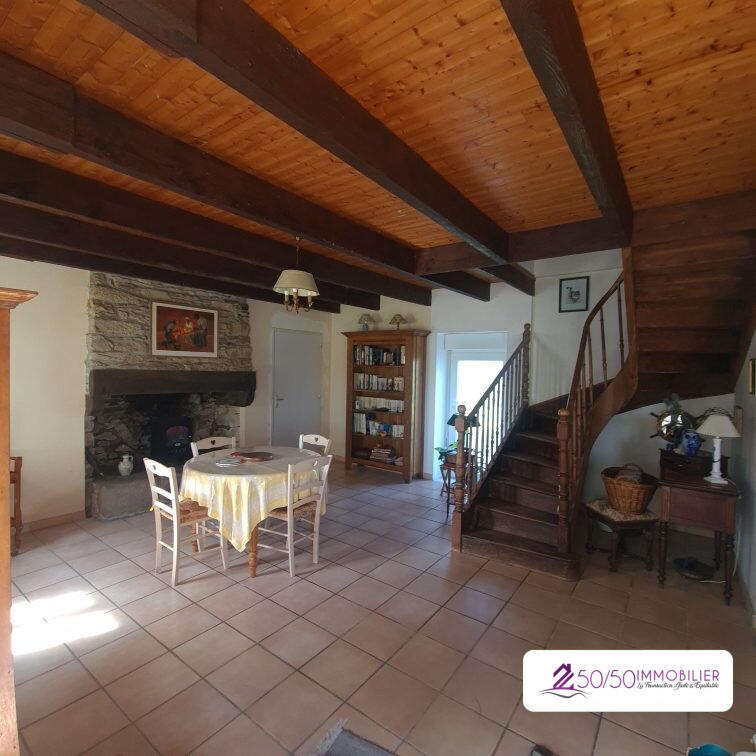 Maison ancienne - 177 m² - 8 pièces