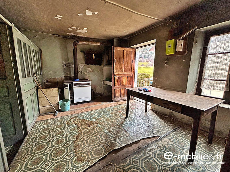 Maison ancienne - 400 m² - 4 pièces