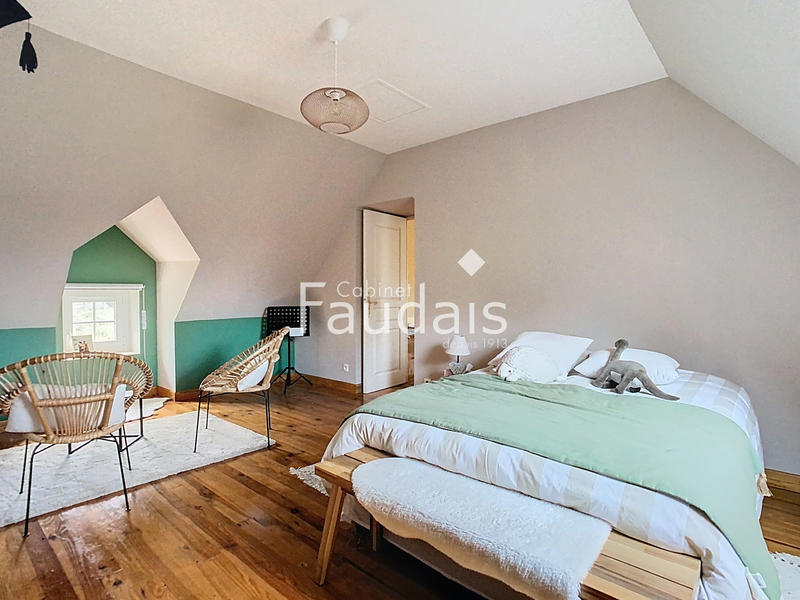 Propriété - 464 m² - 17 pièces