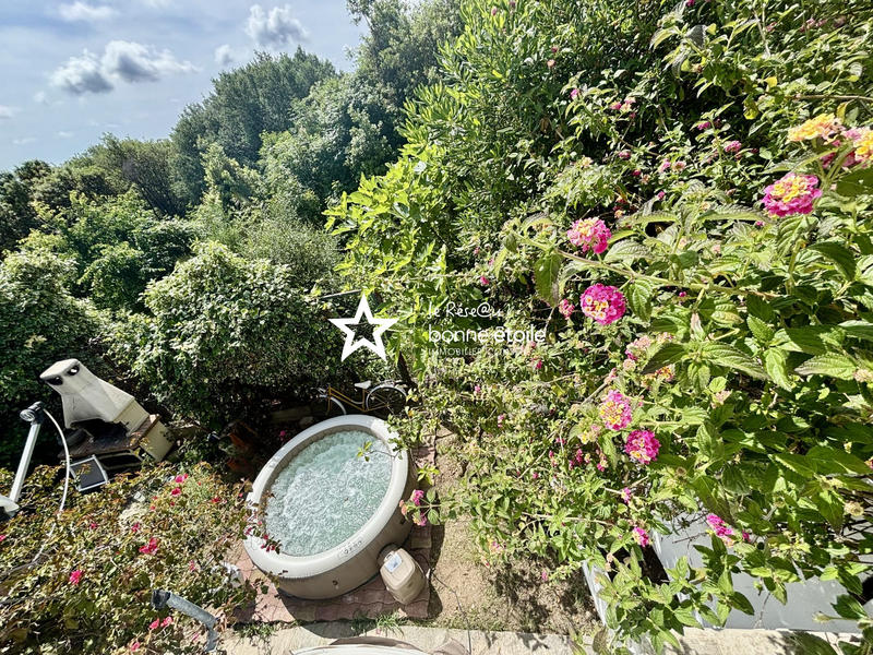 Maison - 250 m² - 8 pièces