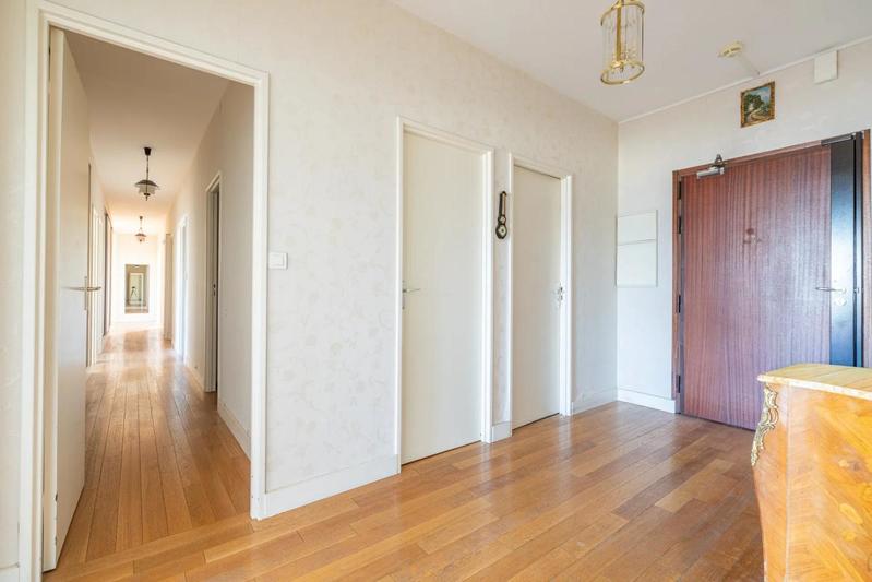 Appartement - 160 m² - 6 pièces