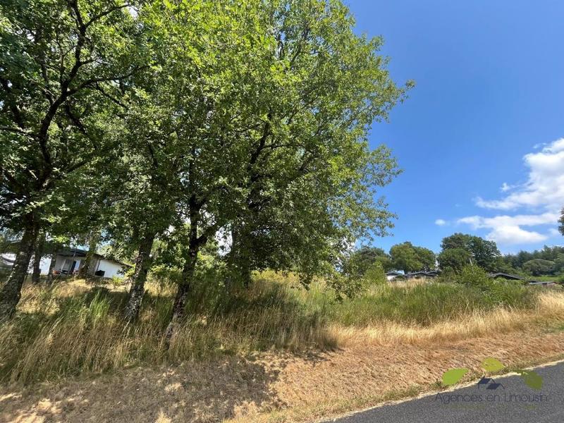 Terrain constructible - 931 m²