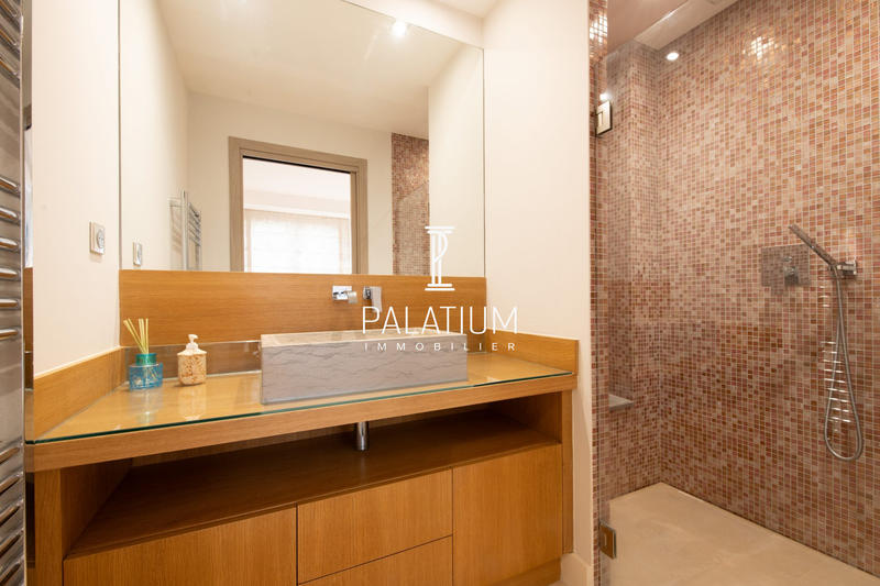 Appartement - 177 m² - 5 pièces