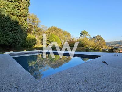 Maison - 257 m² - 6 pièces