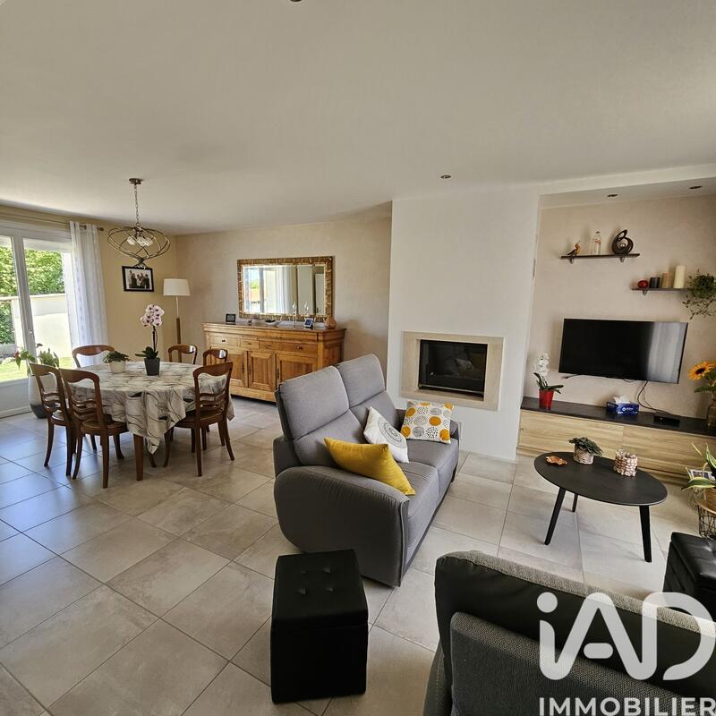 Maison - 93 m² - 4 pièces