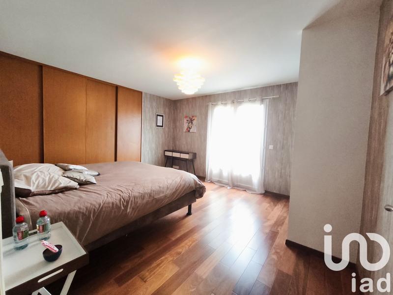 Maison - 243 m² - 7 pièces