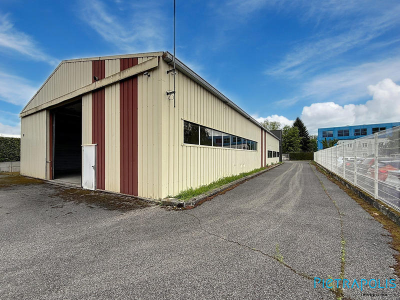 Local d'activités - 533 m²