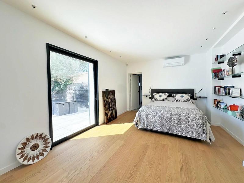 Villa - 280 m² - 8 pièces