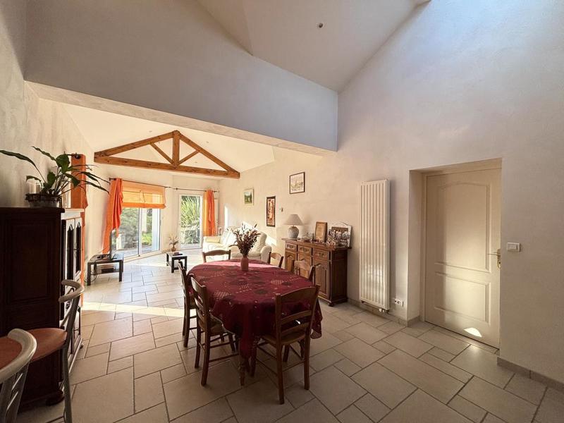 Maison - 222 m² - 5 pièces