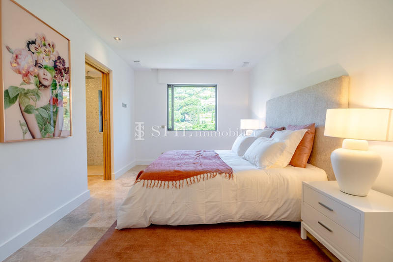 Villa - 370 m² - 6 pièces