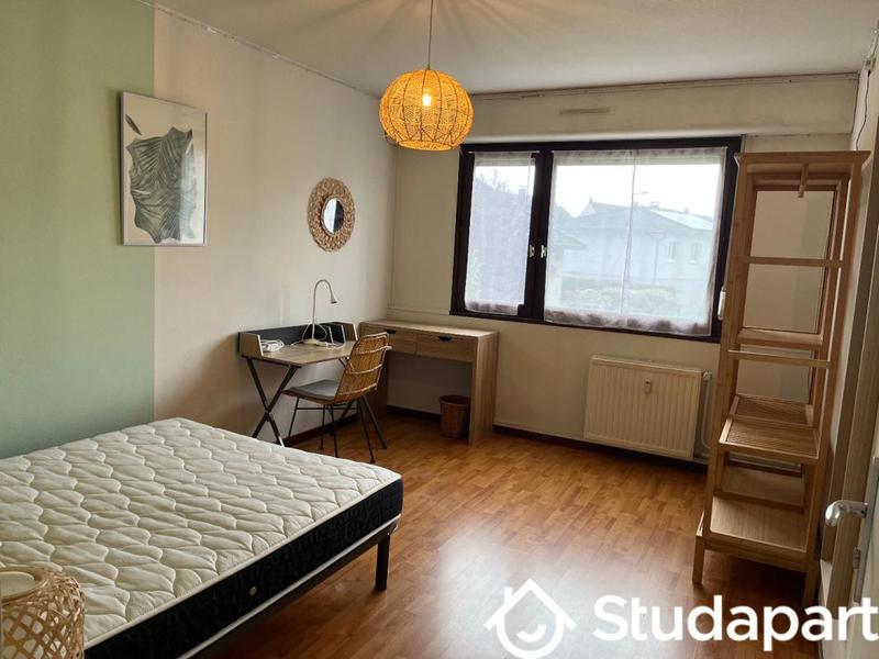 Chambre - 13 m² - 1 pièce