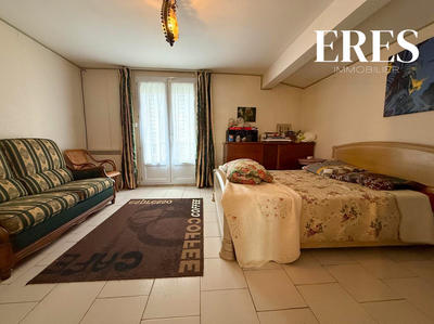 Maison ancienne - 250 m² - 7 pièces