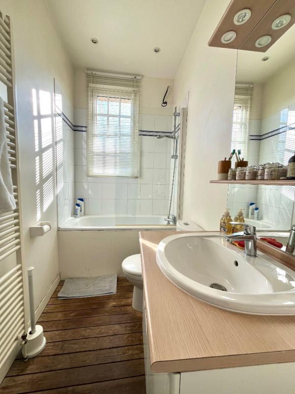 Propriété - 288 m² - 10 pièces