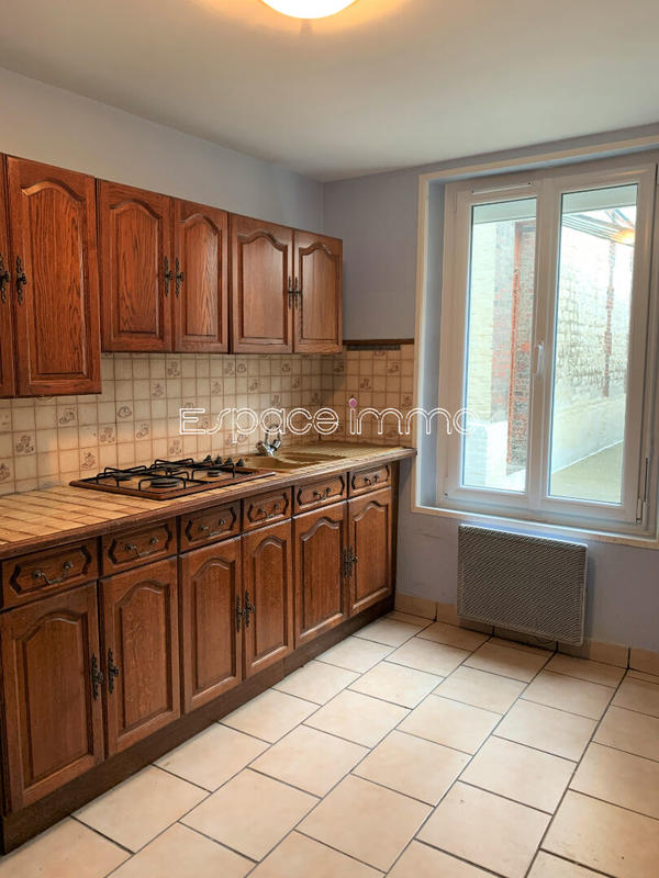 Maison - 240 m² - 12 pièces