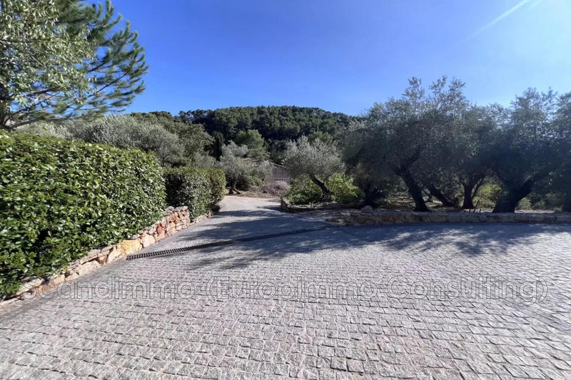 Maison - 231 m² - 7 pièces