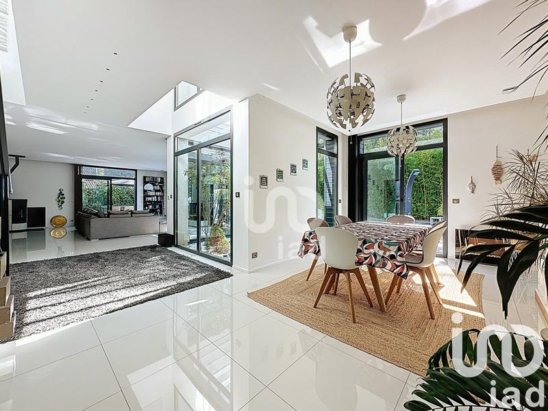 Maison de maîtres - 198 m² - 7 pièces