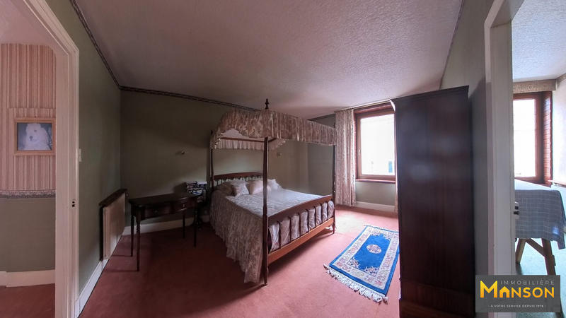 Maison ancienne - 239 m² - 10 pièces