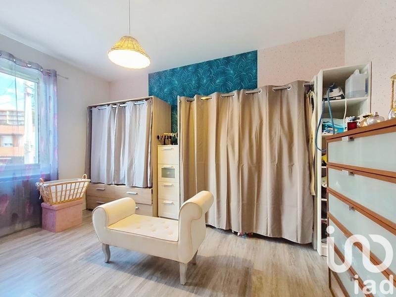 Maison - 240 m² - 10 pièces