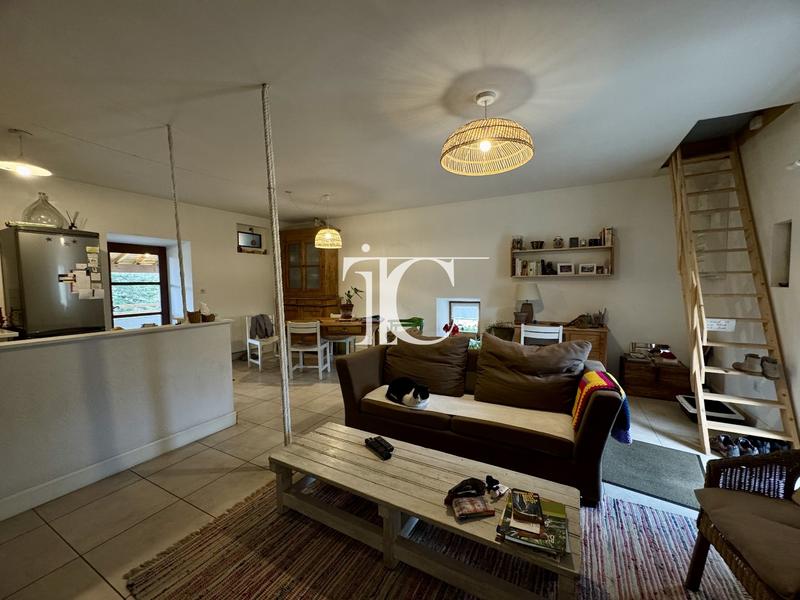 Appartement ancien - 70 m² - 3 pièces