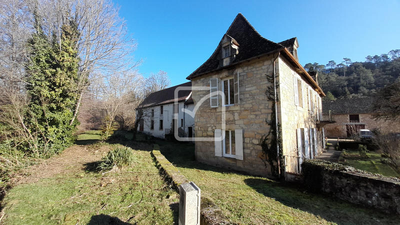 Maison - 248 m² - 8 pièces