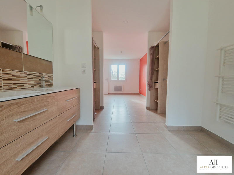 Villa - 108 m² - 6 pièces