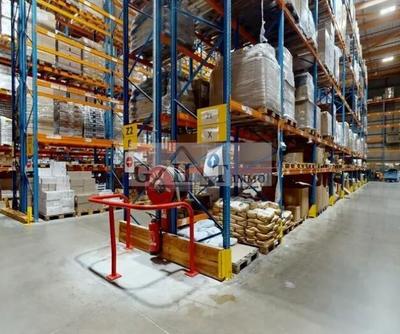 Entrepôt - 9 000 m²