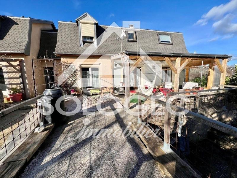 Maison traditionnelle - 150 m² - 5 pièces