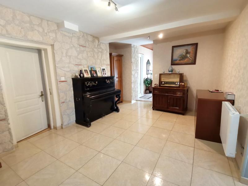 Maison - 218 m² - 7 pièces